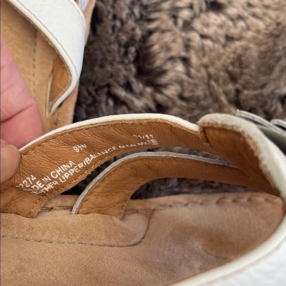 Clarks Women's White and Cream Floral Sandals - Picture 7 of 9